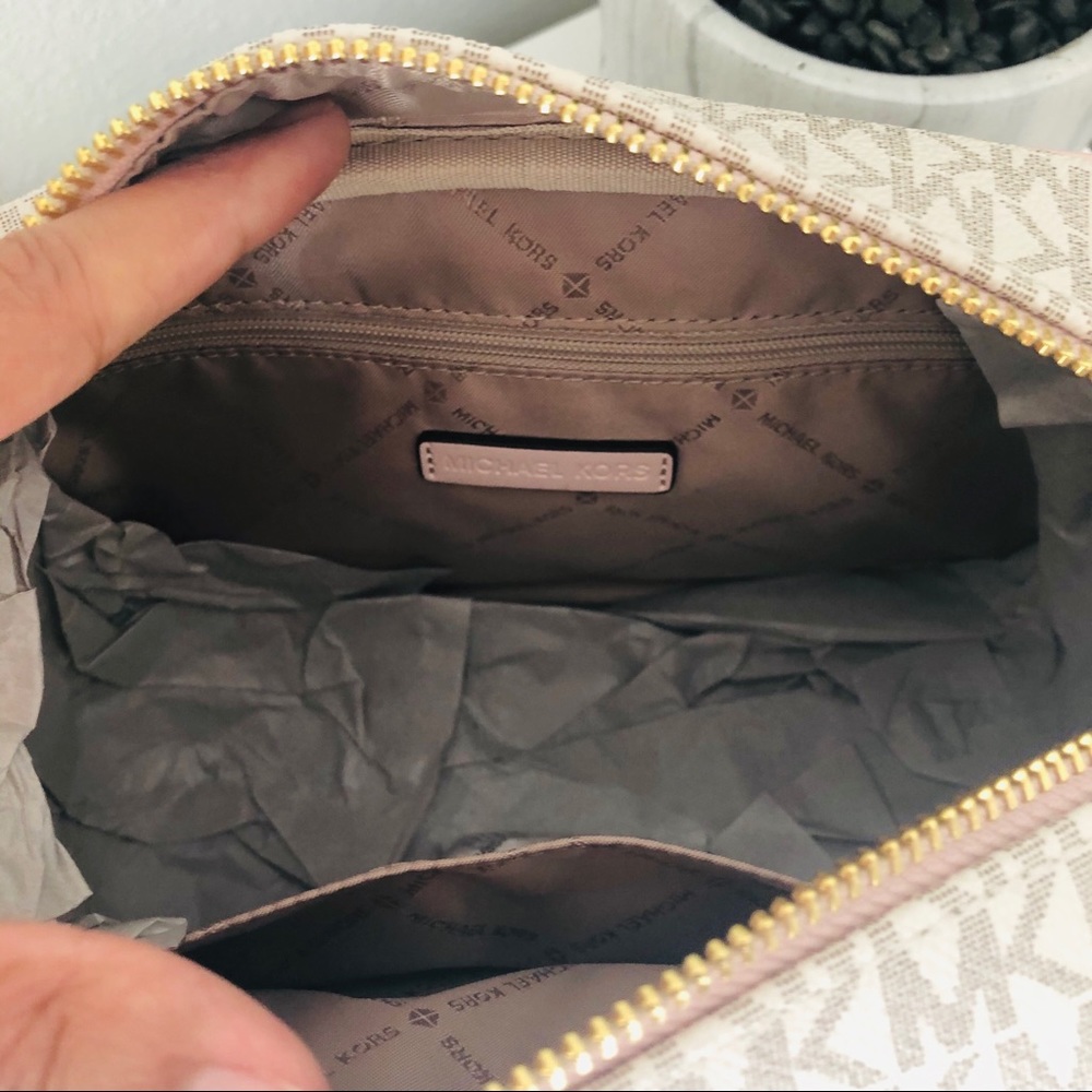 MICHAEL KORS KENLY LARGE CROSSBODY IN POWDER BLUSH - Picture 8 of 9